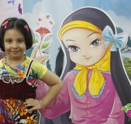 عکس سلفی با کاراکترهای ریحانه